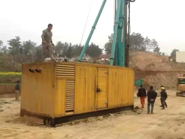 路桥如何判断水冷式机油散热器密封件是否需要更换?